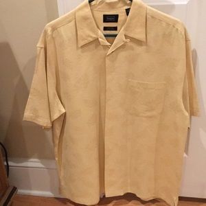 Men’s casual shirt